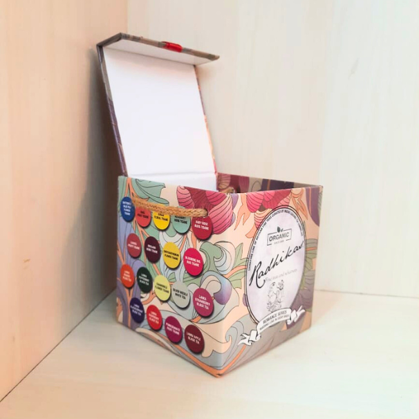 Jasmine Green Tea Gift Box with Infuser - A Healthy and Happy Treat - Radhikas Fine Teas and Whatnots