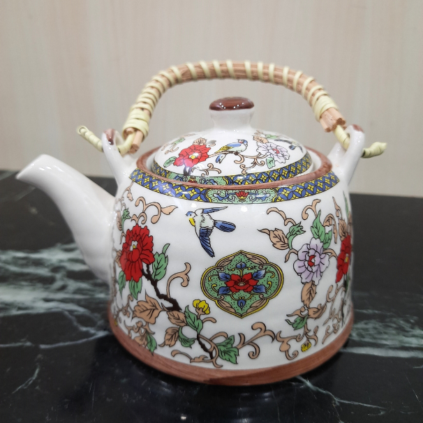 Oriental Porcelian Kettle -  How to Enjoy the Best Tea Experience - Radhikas Fine Teas and Whatnots